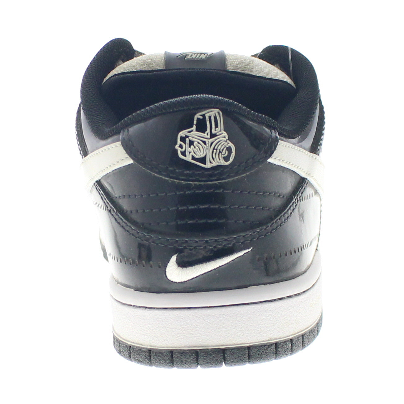 Nike SB Dunk Low EMB Pro "Flavio Samelo"