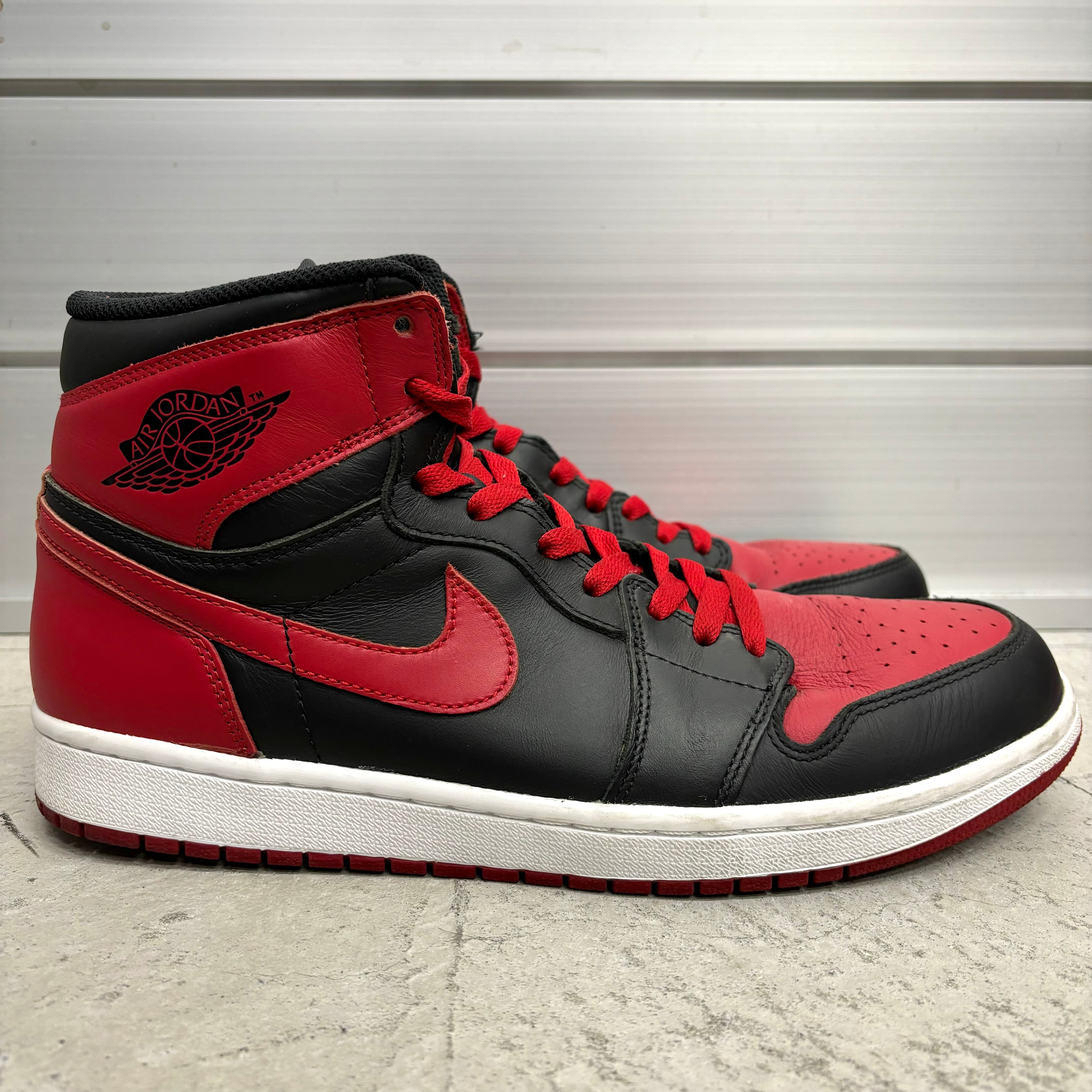 Air jordan 1 second clearance hand